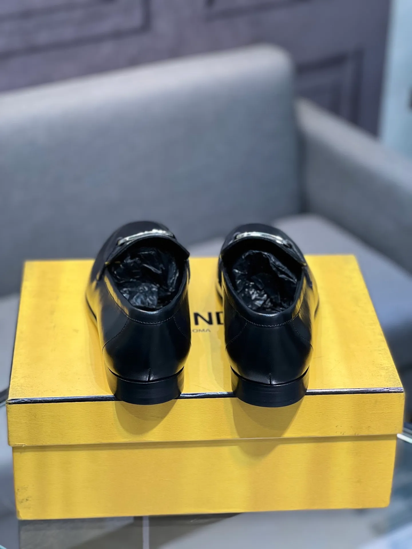 Men's shoes 💰940 [FENDI] Fendi men's business casual leather shoes imported brand cloth/calf leather/open edge beads/brand logo printing -Inner lining: comfortable cowhide lining -Outsole: genuine leather outsole with rubber backing embedded in the heel, perfect injection molding -Super high quality control·Fine workmanship: highlighted (high-end·luxury·grade) -Size: 39-44.38.45.46 Customized, non-returnable